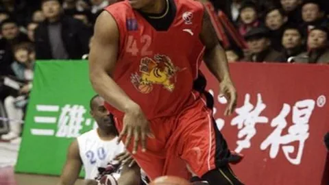 曼联主帅人选传闻：范尼有望执掌教鞭。